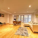 Apartment 3 Bedroom In Herastrau Area Bucharest