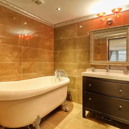 3 Bedroom In Herastrau Area Apartamento *