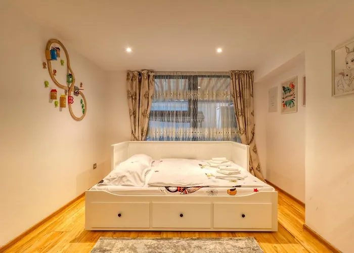 Apartment 3 Bedroom In Herastrau Area Bucharest