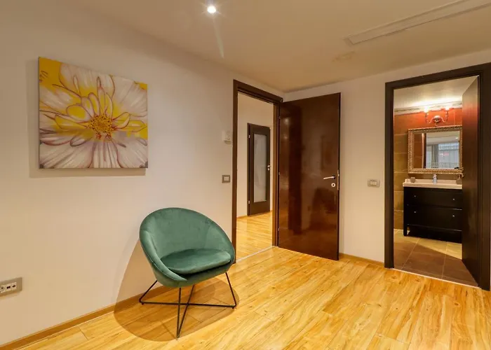 3 Bedroom In Herastrau Area * Boekarest