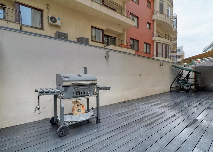 3 Bedroom In Herastrau Area Appartamento *