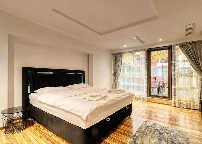 Appartamento 3 Bedroom In Herastrau Area Bucarest