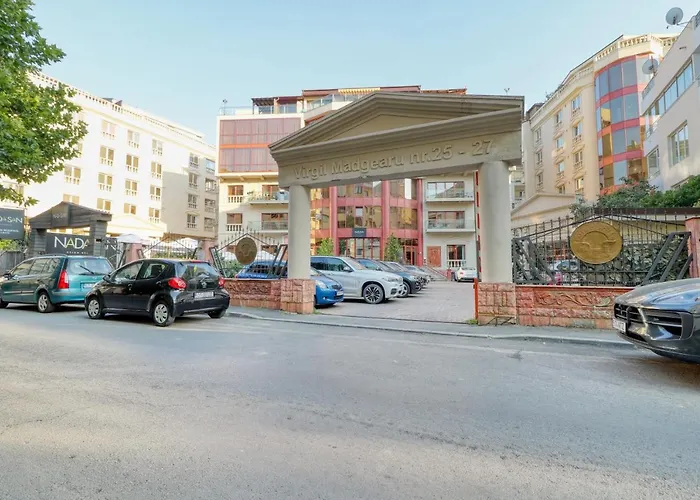 3 Bedroom In Herastrau Area Appartement *