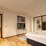 3 Bedroom In Herastrau Area Bucureşti