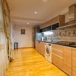 3 Bedroom In Herastrau Area Bucureşti