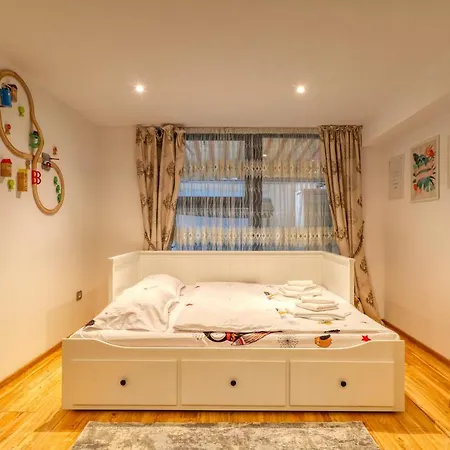 Apartment 3 Bedroom In Herastrau Area Bucharest