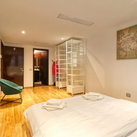 3 Bedroom In Herastrau Area 布加勒斯特