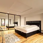 Apartment 3 Bedroom In Herastrau Area Bukarest