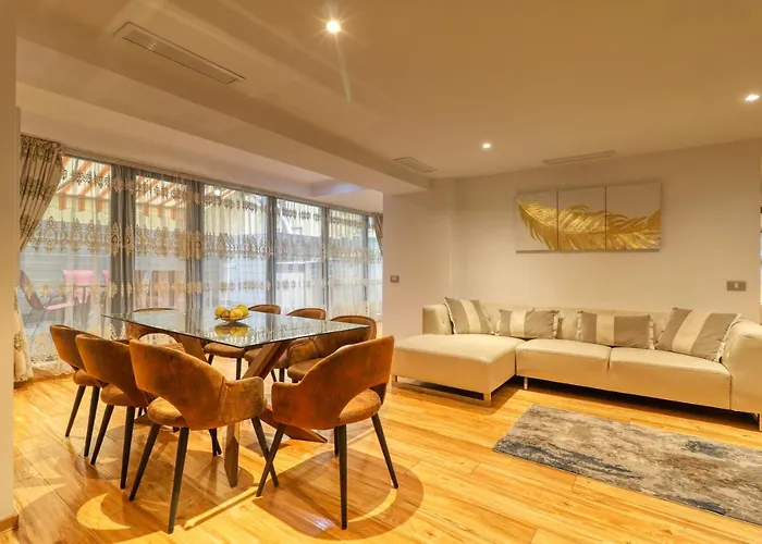 3 Bedroom In Herastrau Area * Бухарест